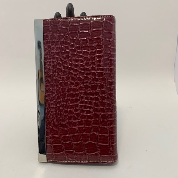 Croc Embossed Flat Wallet - Picture 3 of 6